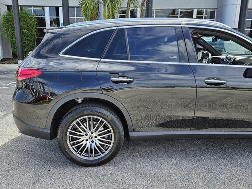2025 Mercedes-Benz GLC 300 Base