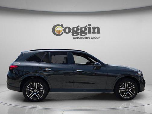 Graphite Grey Metallic 2026 Mercedes-Benz GLC 300 Base