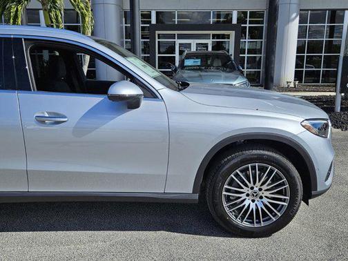 2026 Mercedes-Benz GLC 300 Base