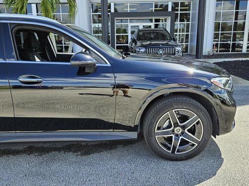 2025 Mercedes-Benz GLC 300 Base