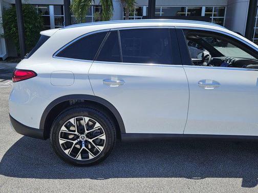 2025 Mercedes-Benz GLC 350e Base