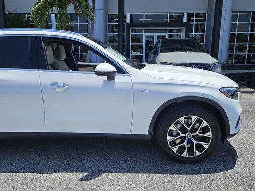 2025 Mercedes-Benz GLC 350e Base