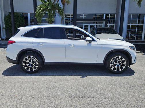 2025 Mercedes-Benz GLC 350e Base