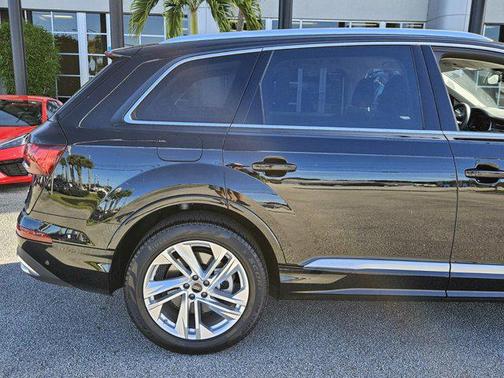2023 Audi Q7 55 Premium Plus