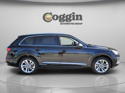2023 Audi Q7 55 Premium Plus