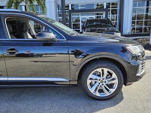 2023 Audi Q7 55 Premium Plus