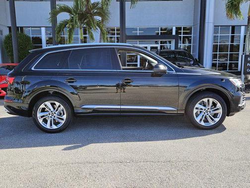 2023 Audi Q7 55 Premium Plus