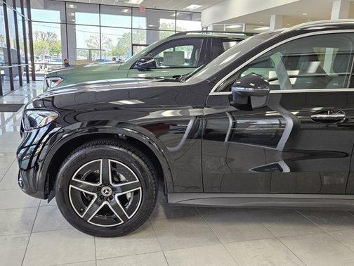 2025 Mercedes-Benz GLC 300 Base