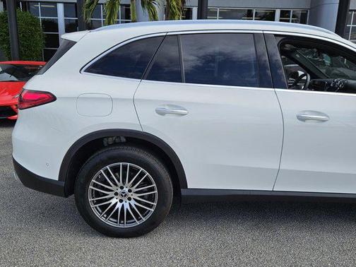 2025 Mercedes-Benz GLC 300 Base