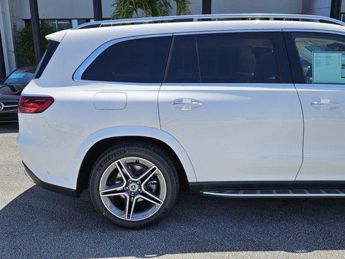 2025 Mercedes-Benz GLS 450 4MATIC