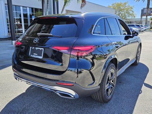 2025 Mercedes-Benz GLC 300 Base