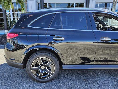 2025 Mercedes-Benz GLC 300 Base