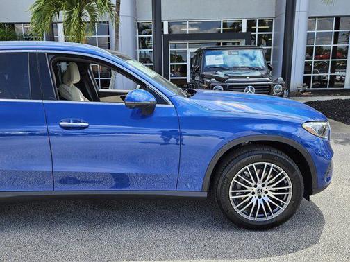2025 Mercedes-Benz GLC 300 Base