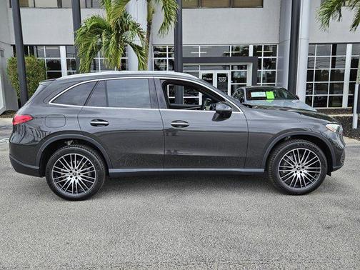 2025 Mercedes-Benz GLC 300 Base