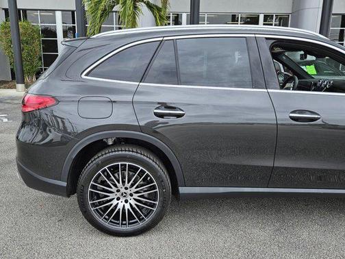 2025 Mercedes-Benz GLC 300 Base