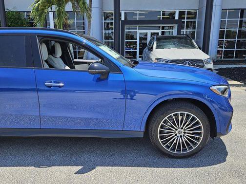2025 Mercedes-Benz GLC 300 Base