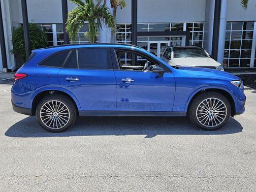 2025 Mercedes-Benz GLC 300 Base