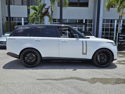 2023 Land Rover Range Rover SE