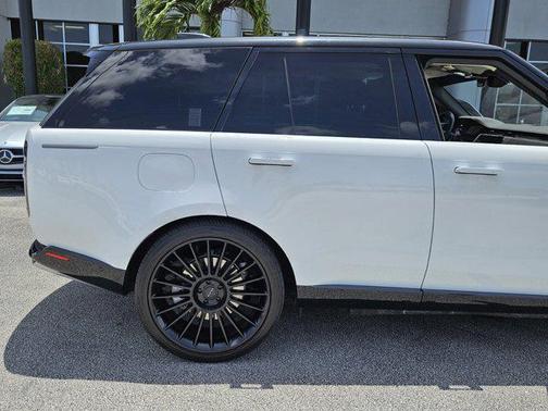 2023 Land Rover Range Rover SE