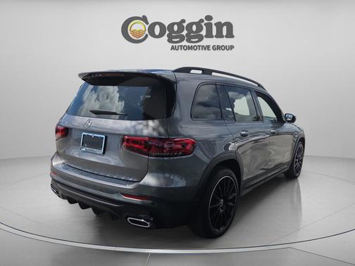 Mountain Gray Metallic 2023 Mercedes-Benz GLB 250 Base