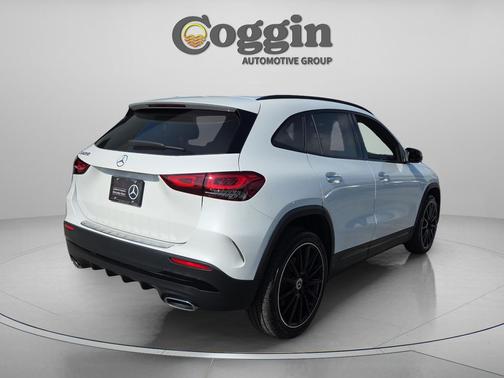 Digital White Metallic 2021 Mercedes-Benz GLA 250 Base 4MATIC