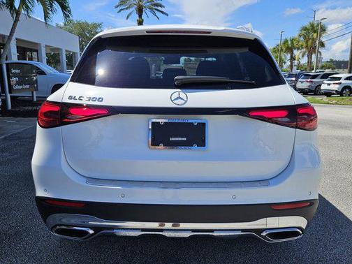 2026 Mercedes-Benz GLC 300 Base
