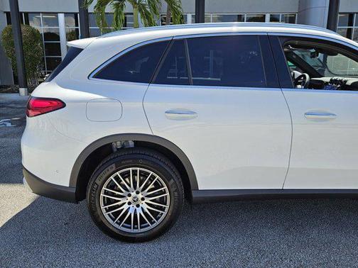 2026 Mercedes-Benz GLC 300 Base