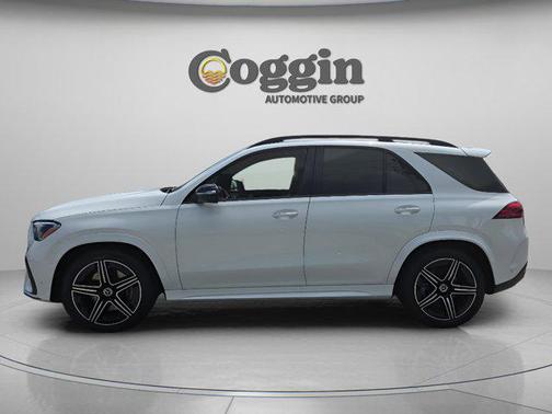 MANUFAKTUR Moonlight White Metallic 2026 Mercedes-Benz GLE 580 4MATIC