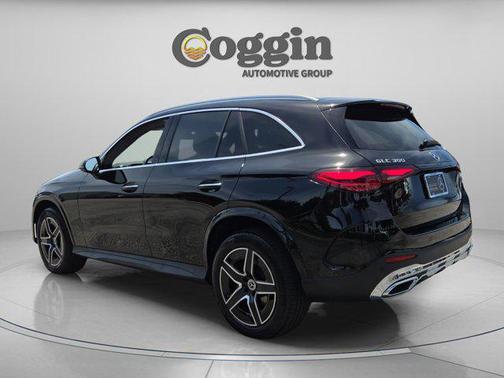 Black 2026 Mercedes-Benz GLC 300 Base