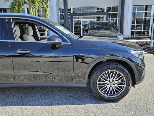 2026 Mercedes-Benz GLC 300 Base