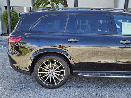 2026 Mercedes-Benz GLS 580 4MATIC