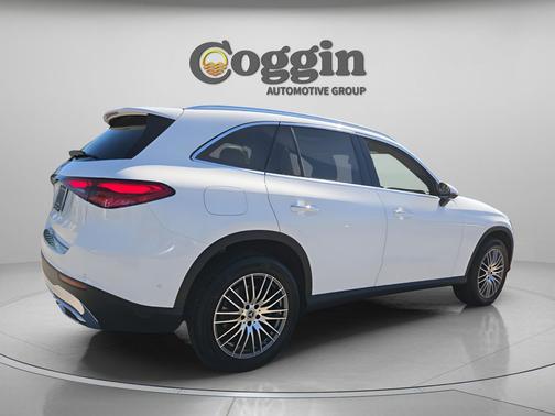 Polar White 2026 Mercedes-Benz GLC 300 Base
