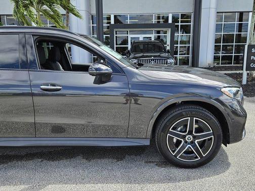 2026 Mercedes-Benz GLC 300 Base