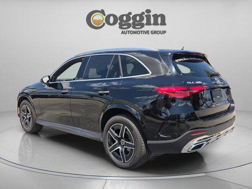 Black 2026 Mercedes-Benz GLC 300 Base