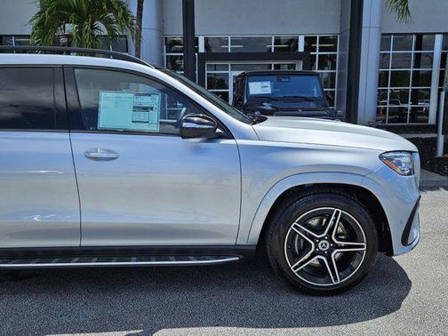 2025 Mercedes-Benz GLS 450 4MATIC