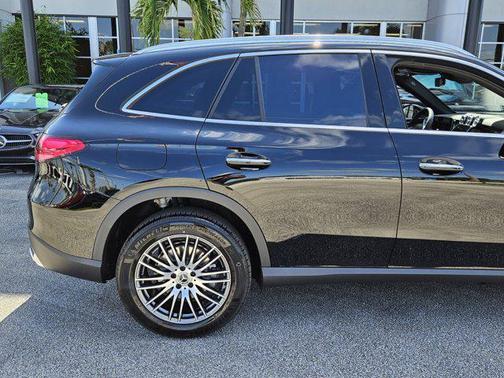 2025 Mercedes-Benz GLC 300 Base