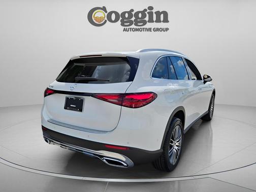 Polar White 2026 Mercedes-Benz GLC 300 Base