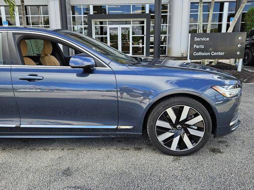 2024 Volvo S90 Recharge Plug-In Hybrid Ultimate