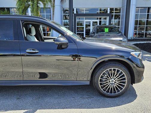 2025 Mercedes-Benz GLC 300 Base