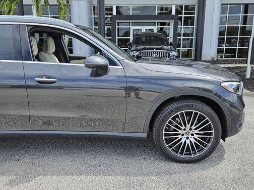 2025 Mercedes-Benz GLC 300 Base