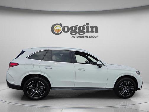 Polar White 2026 Mercedes-Benz GLC 300 Base