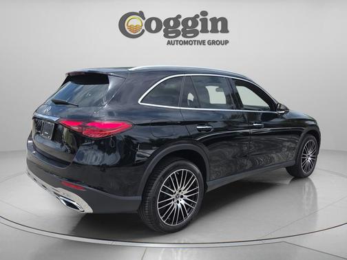 Black 2026 Mercedes-Benz GLC 300 Base