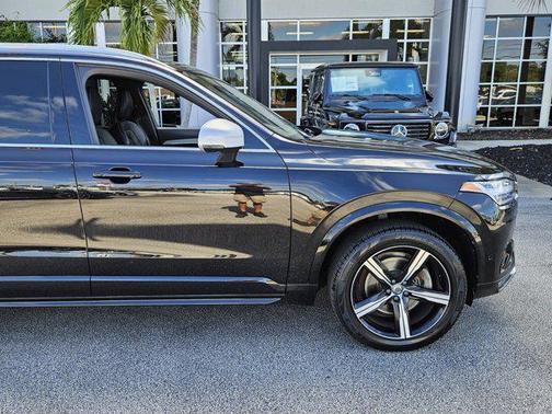 2017 Volvo XC90 T6 R-Design