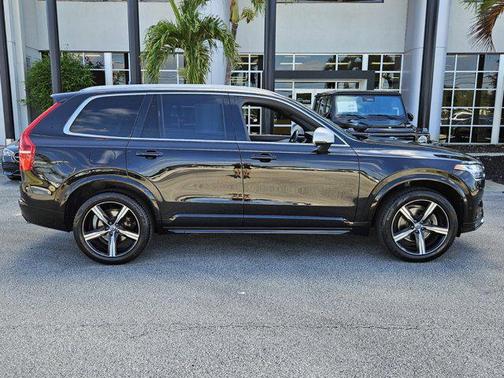 2017 Volvo XC90 T6 R-Design