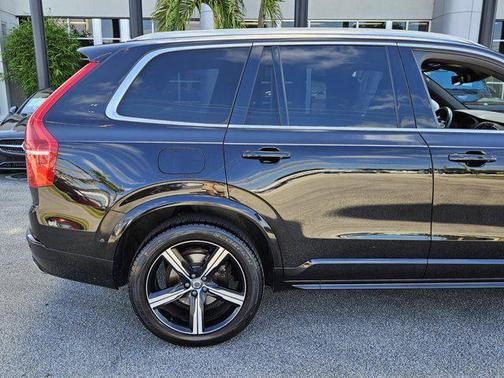 2017 Volvo XC90 T6 R-Design