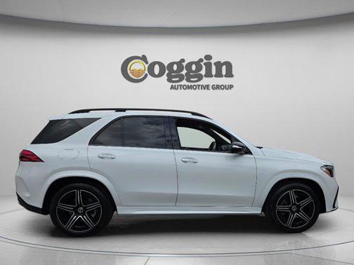 MANUFAKTUR Moonlight White Metallic 2026 Mercedes-Benz GLE 450 4MATIC