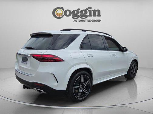 MANUFAKTUR Moonlight White Metallic 2026 Mercedes-Benz GLE 450 4MATIC