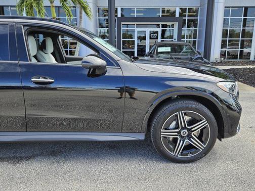 2026 Mercedes-Benz GLC 300 Base