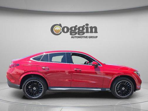 MANUFAKTUR Patagonia Red Metallic 2026 Mercedes-Benz GLC 300 4MATIC Coupe