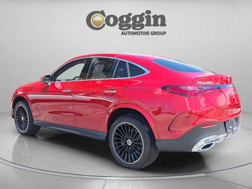 MANUFAKTUR Patagonia Red Metallic 2026 Mercedes-Benz GLC 300 4MATIC Coupe